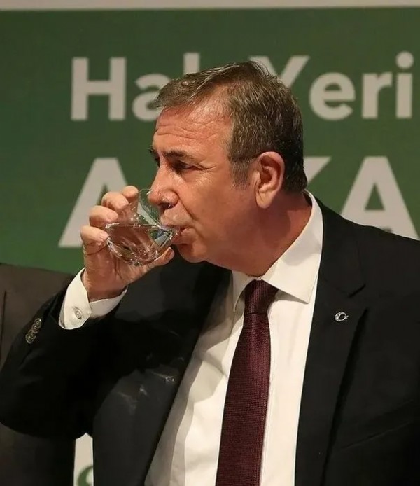 Mansur Yavaş'tan karton bardak skandalı! Ankaralılar isyanda